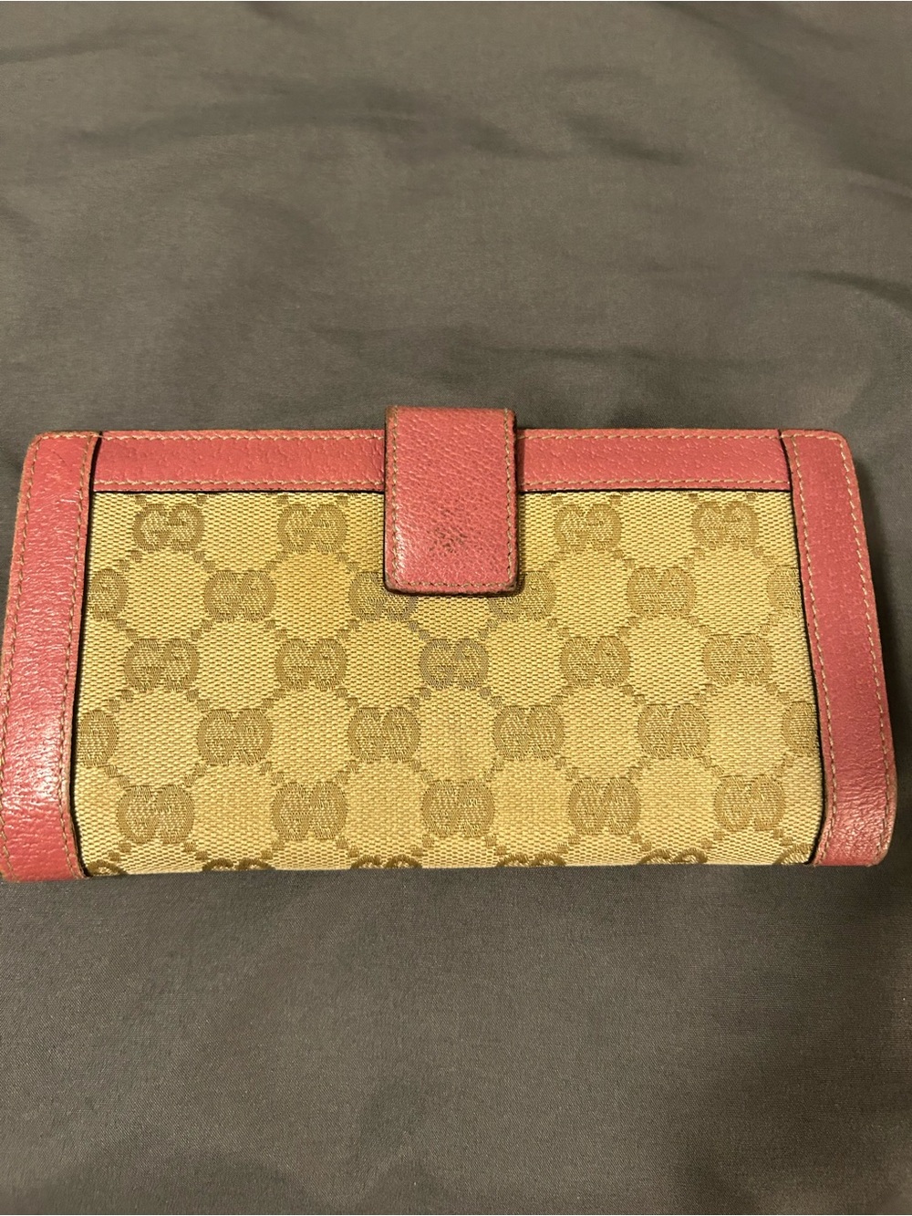 Gucci Beige GG Canvas Wallet with Pink Trim and Gold Studs - Picture 2 of 6